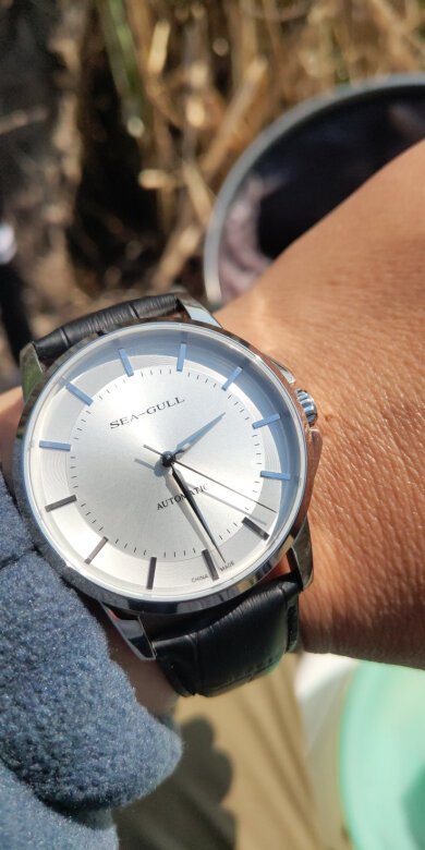 
很漂亮，佩戴舒服，走时是否准确有待考验