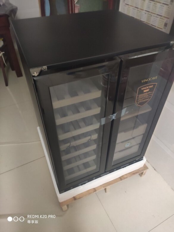 
双分区可以独立温控，满足了不同物品的储