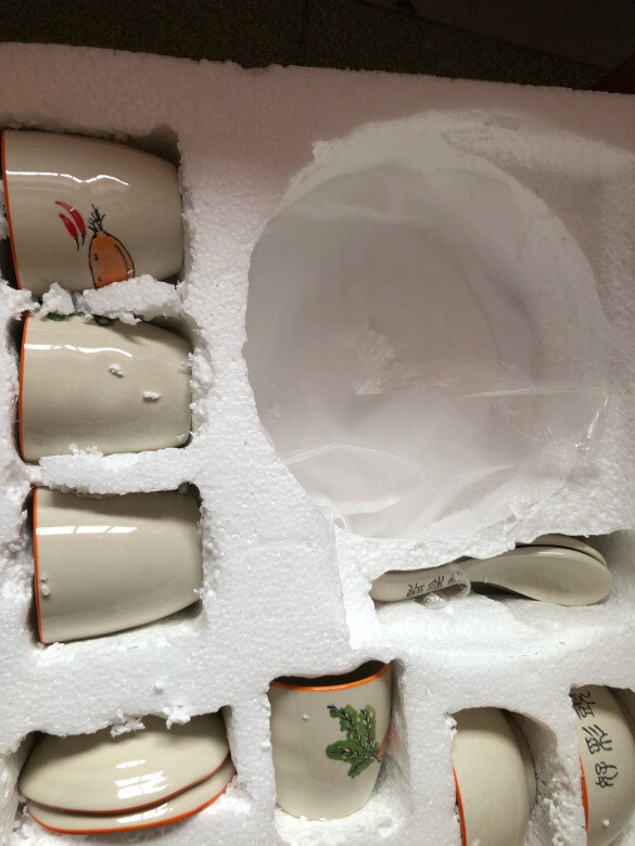 
稍微有一点瑕疵，但是不影响使用吧！整体