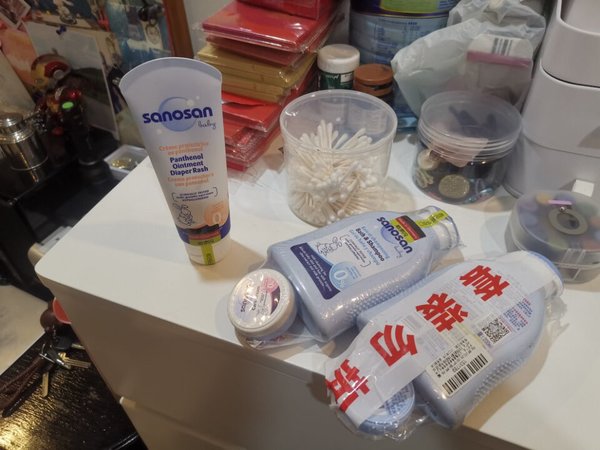 宝宝出生一直用这个品牌~个人认为小瓶子比