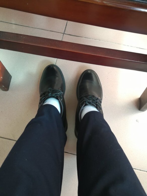 连续在此店卖了几双鞋，都挺满意，省心！