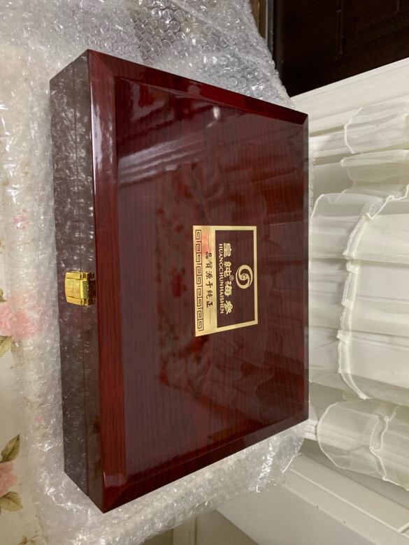 嗯，很不错，礼盒包装很满意，送人体面。