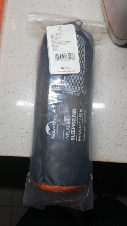 好处是携带方便，缺点是太薄了，在客厅充满