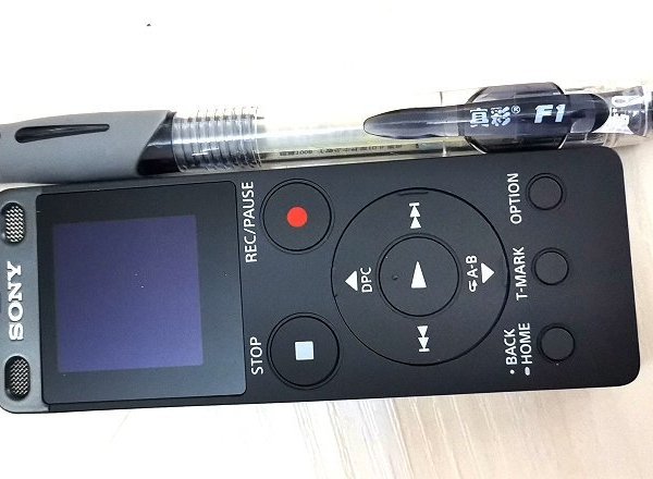 音质音效:音质非常清晰,外型小巧,品牌的