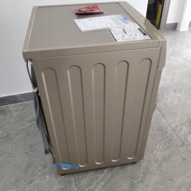 
外形外观：很漂亮大气，金属的颜色非常好