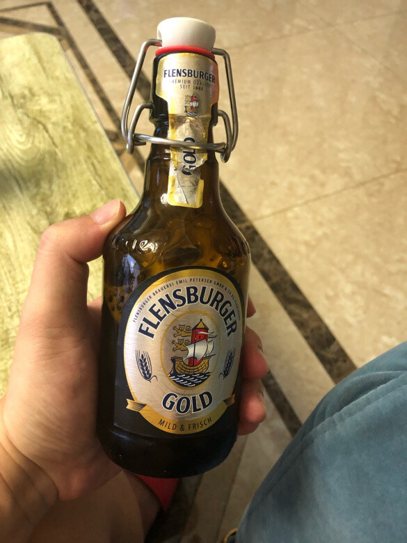 这个啤酒味道不错,非常好喝,而且瓶盖设计