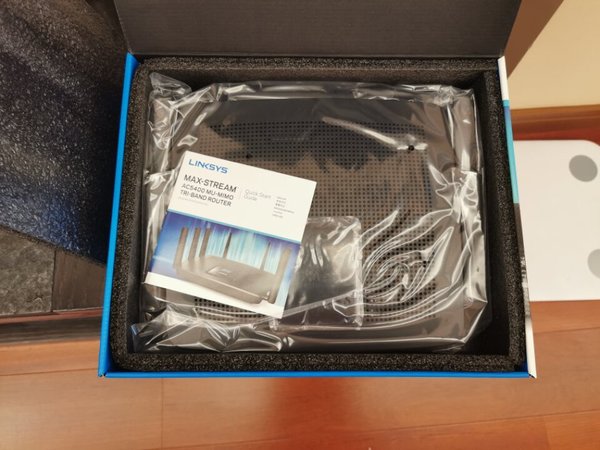 
领势 LINKSYS EA9500S-