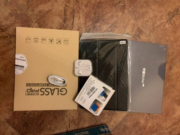 
送的东西挺多的，还没开封用呢。
