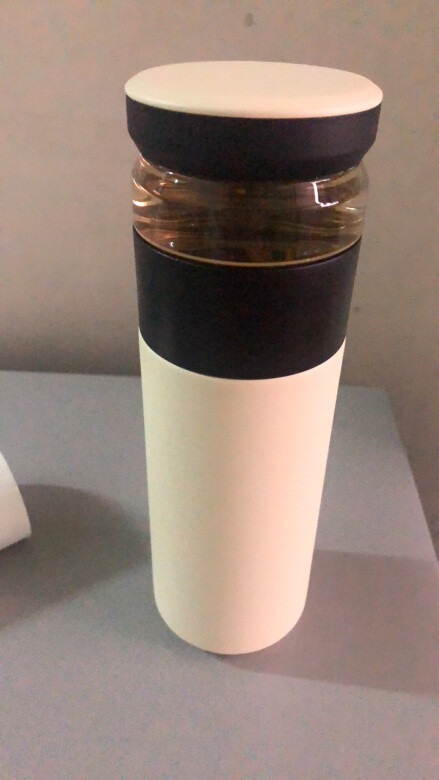 包装效果：拿到的一刻包装用的三只松鼠还以