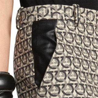 Ferragamo菲拉格慕女装长裤标志性的Gancini图案纯棉材质13F354 707298 46