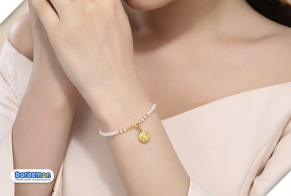 CHJ JEWELLERY 潮宏基 萌神哆啦 珍珠足金吊坠手链