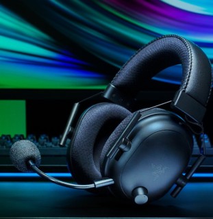 RAZER 雷蛇 旋风黑鲨V2 专业版 耳罩式头戴式蓝牙耳机