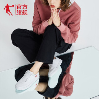 乔丹官方旗舰板鞋女2020春秋家新品官网旗舰革面小白鞋滑板鞋女 白色/银色 38
