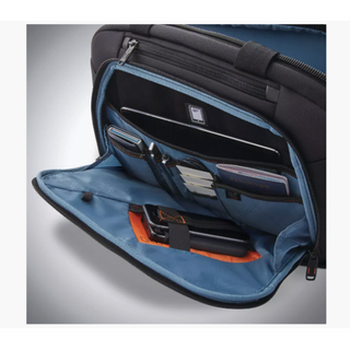 新秀丽（Samsonite）男包商务公文包手提包单肩包斜挎包15.6英寸电脑包126357 Black