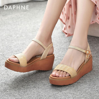 Daphne/达芙妮2020年夏圆头坡跟厚底凉鞋编织鞋面一字扣带女鞋 米黄111 39