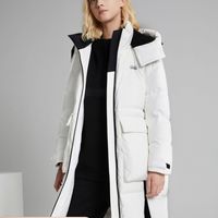 波司登女连帽长款外穿保暖冬季厚款时尚羽绒服可脱卸帽防风工装