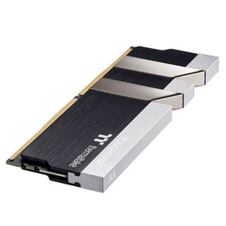 Thermaltake 曜越 钢影 TOUGHRAM DDR4 4400MHz 台式机内存 马甲条 黑色 16GB 8GBx2 R017D408GX2-4400C19A