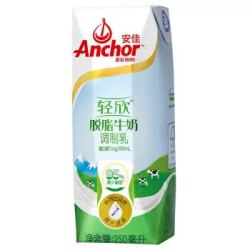 安佳 成人脱脂纯牛奶 250ml*24盒