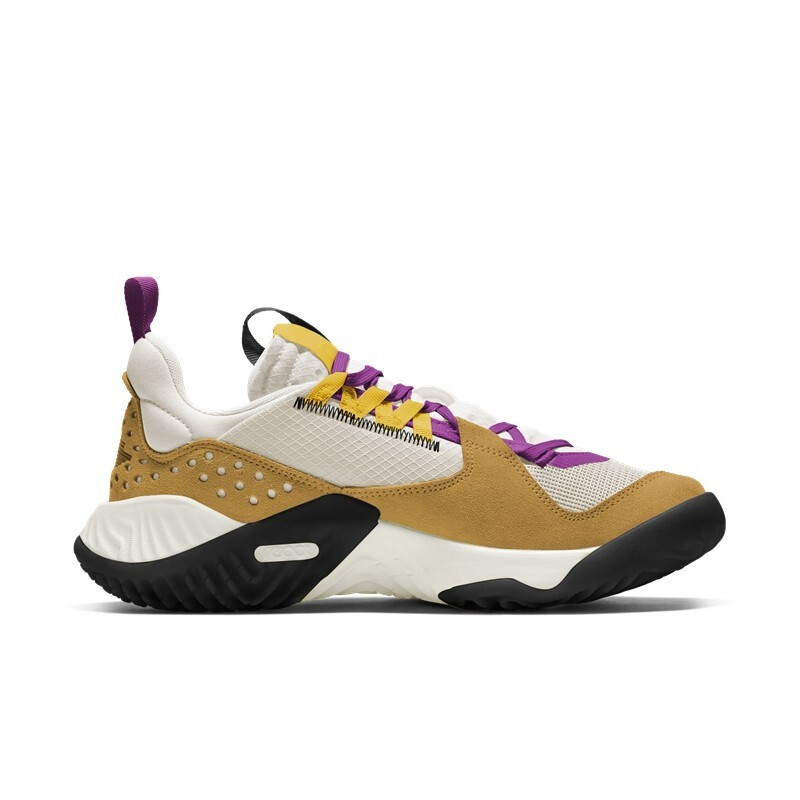 AIR JORDAN Delta SP 女士篮球鞋 CT1003-701 石膏白/棕色 38