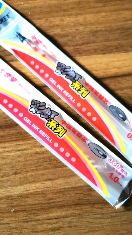 做工质感：书写非常好的，流畅得很这个笔芯