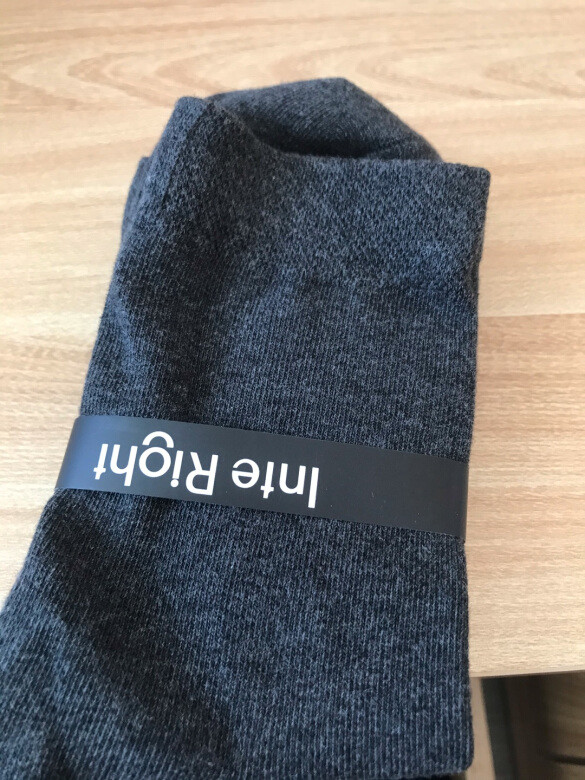 
不错穿着透气性好脚不臭，洗了好几次也不