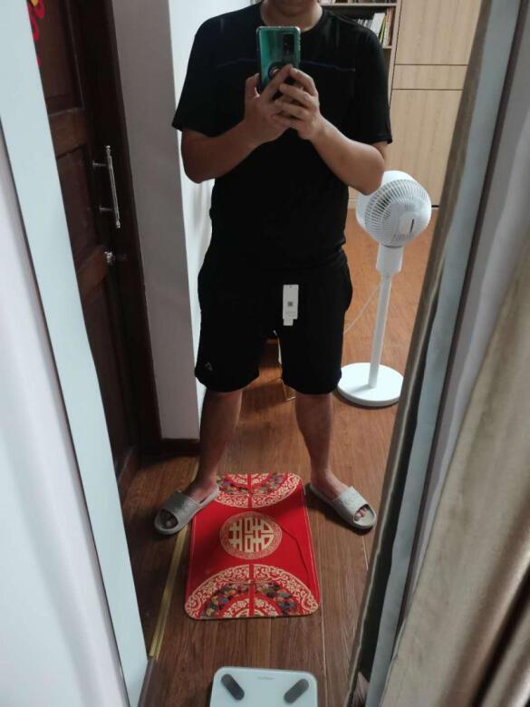 产品三件套，黑拼绿时尚大气，尺码标准，穿