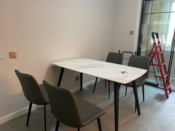 商品质量:这个餐桌椅质量都没问题,色系也