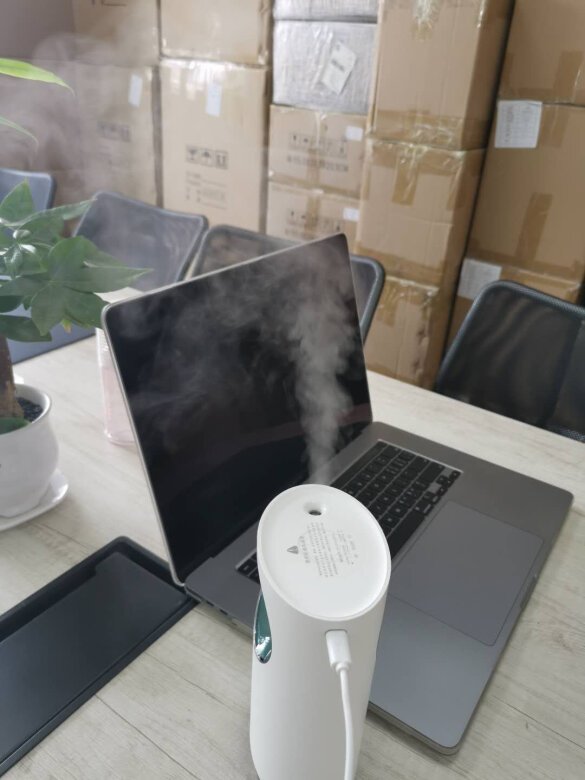 
家里有小婴儿，天热了开空调室内很干燥，