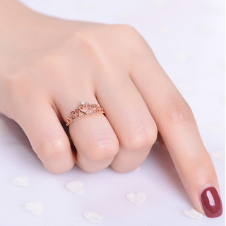 Zocai 佐卡伊珠宝 小皇冠系列 TGW01093 女士皇冠18K玫瑰金钻石戒指 H