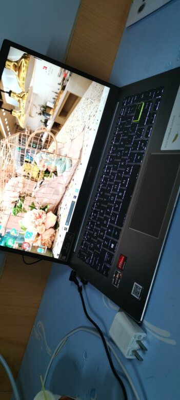 电脑挺不错，适合学生党使用，挺喜欢就