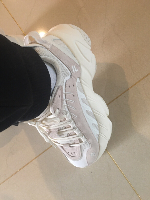 适合冬天穿,10度左右的天气穿着还是有点