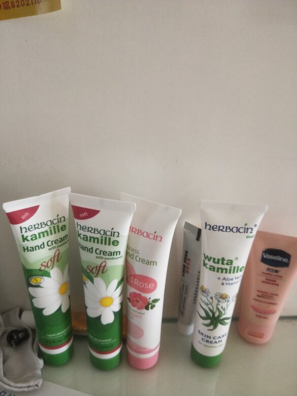 产品包装：非常好产品质感：特别滋润保湿效