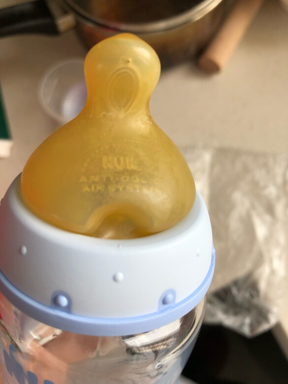 
新生儿奶嘴，这款说最接近母乳的，不过感