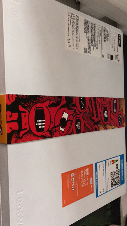 外观很炫酷,很精致!小巧方便,用了一下午