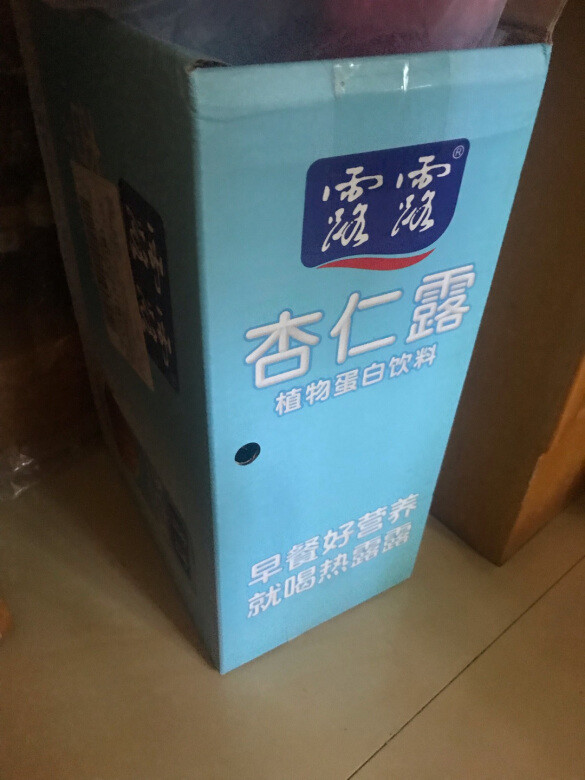 一直都很喜欢喝露露牌店内杏仁露，味道浓，