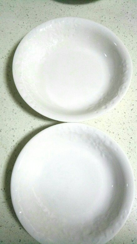 质量还行,没有太明显的瑕疵,微波炉烤箱也