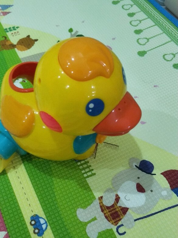 澳贝下蛋鸭太萌了,质量好,玩具整体圆滑,