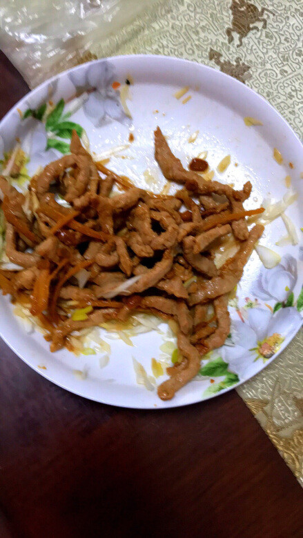 作京酱肉丝，孩子很喜欢吃