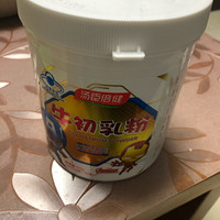朋友家小孩每次奶粉都加了牛初乳,说是可