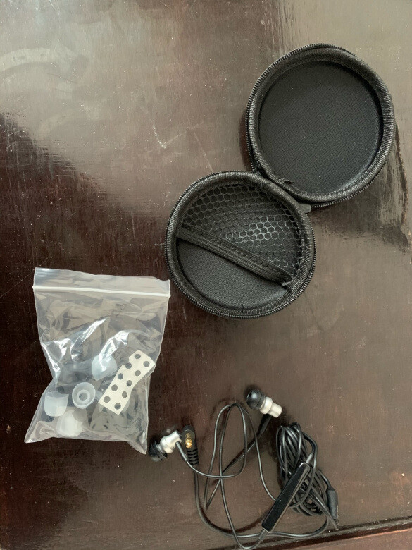 做工质感：线有一点硬，导致听诊器有点严重