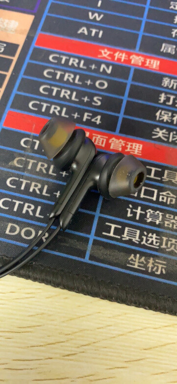 音质音效：稍微有点杂音，可以接受。舒适度