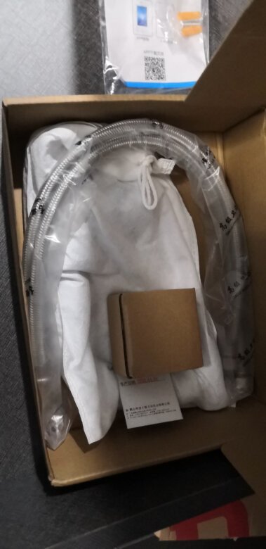 
洗衣池还没到，到了再装，做工很好！
