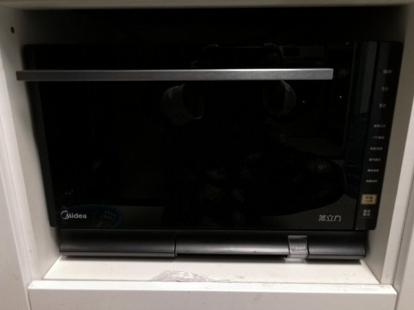 产品外观:外观我很满意,看起来比较高档,