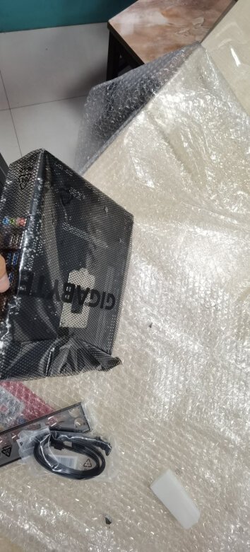 自己组装的，使用中，还未发现问题。