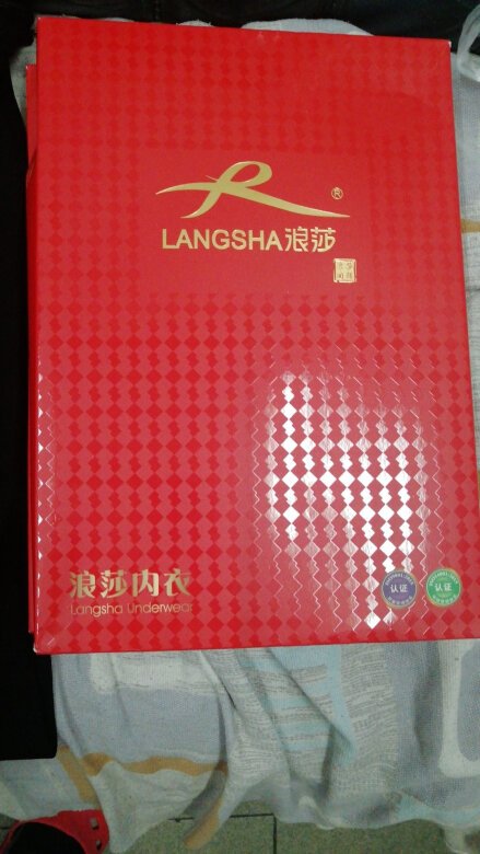 做工细节：细致，厚薄程度：较薄款材质手感