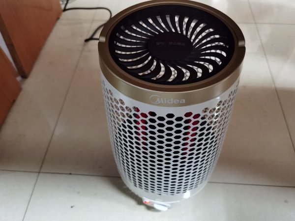 外观设计：外观设计挺小巧的取暖效果：很暖