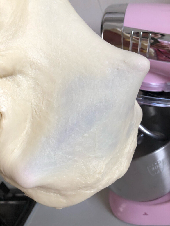 小巧美观的厨师机非常棒，打蛋清和面都很好