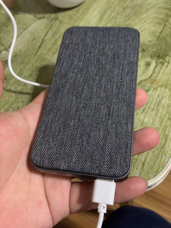 完美解决了苹果用户的充电需求，非常好，也