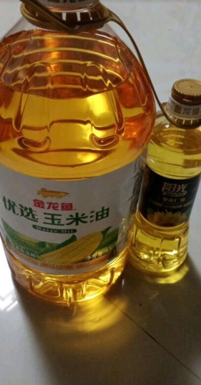 优质纯玉米油**的，口感特别不错的，炒菜