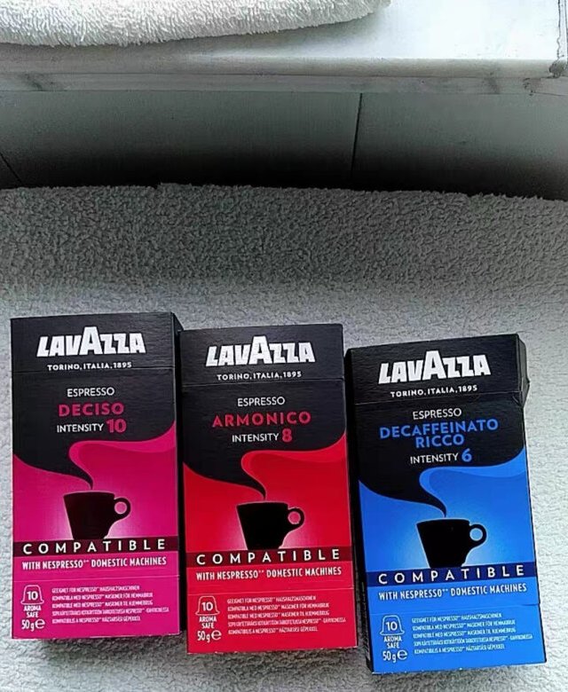 咖啡豆,咖啡粉和胶囊都在喝,很不错。味道